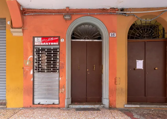 Universita E Centro Storico Mascarella Apartment