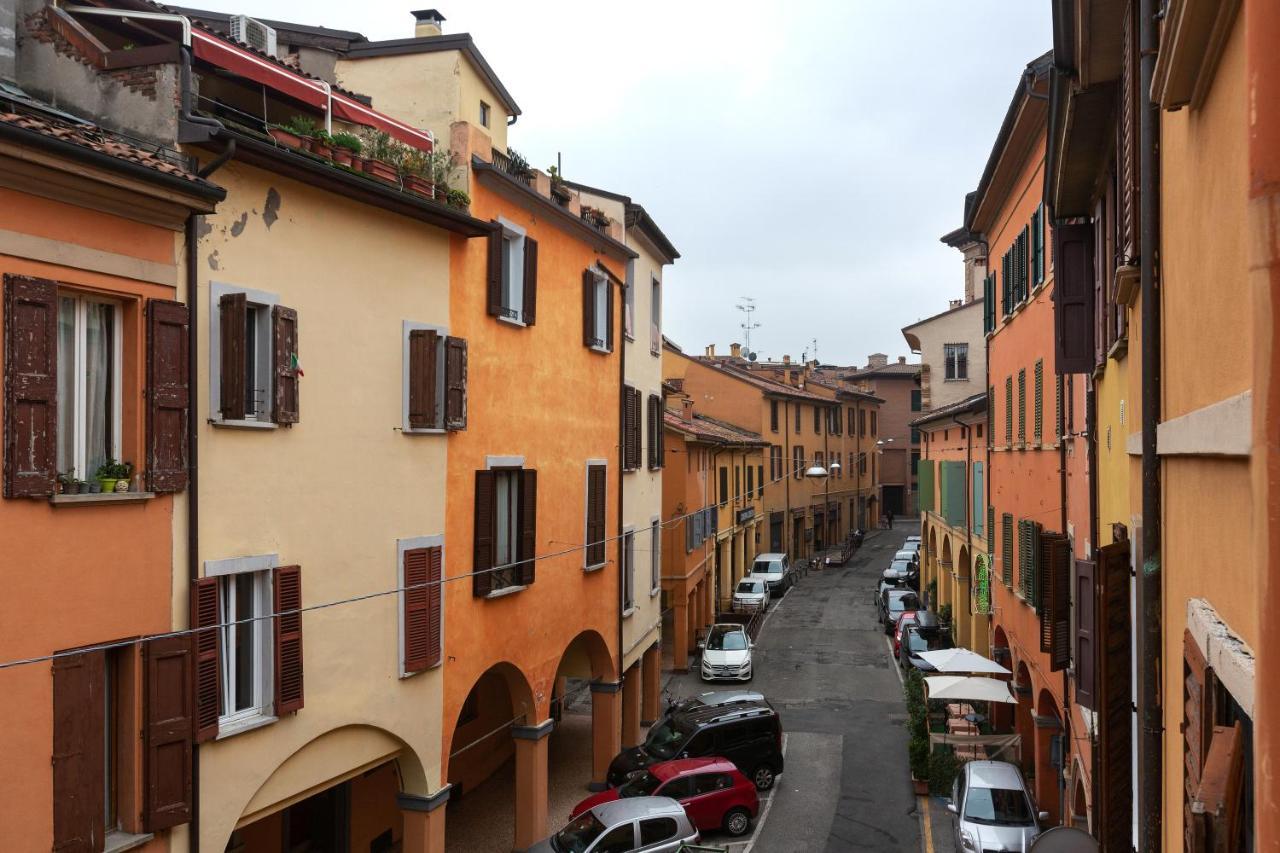 Universita E Centro Storico Mascarella Apartamento *